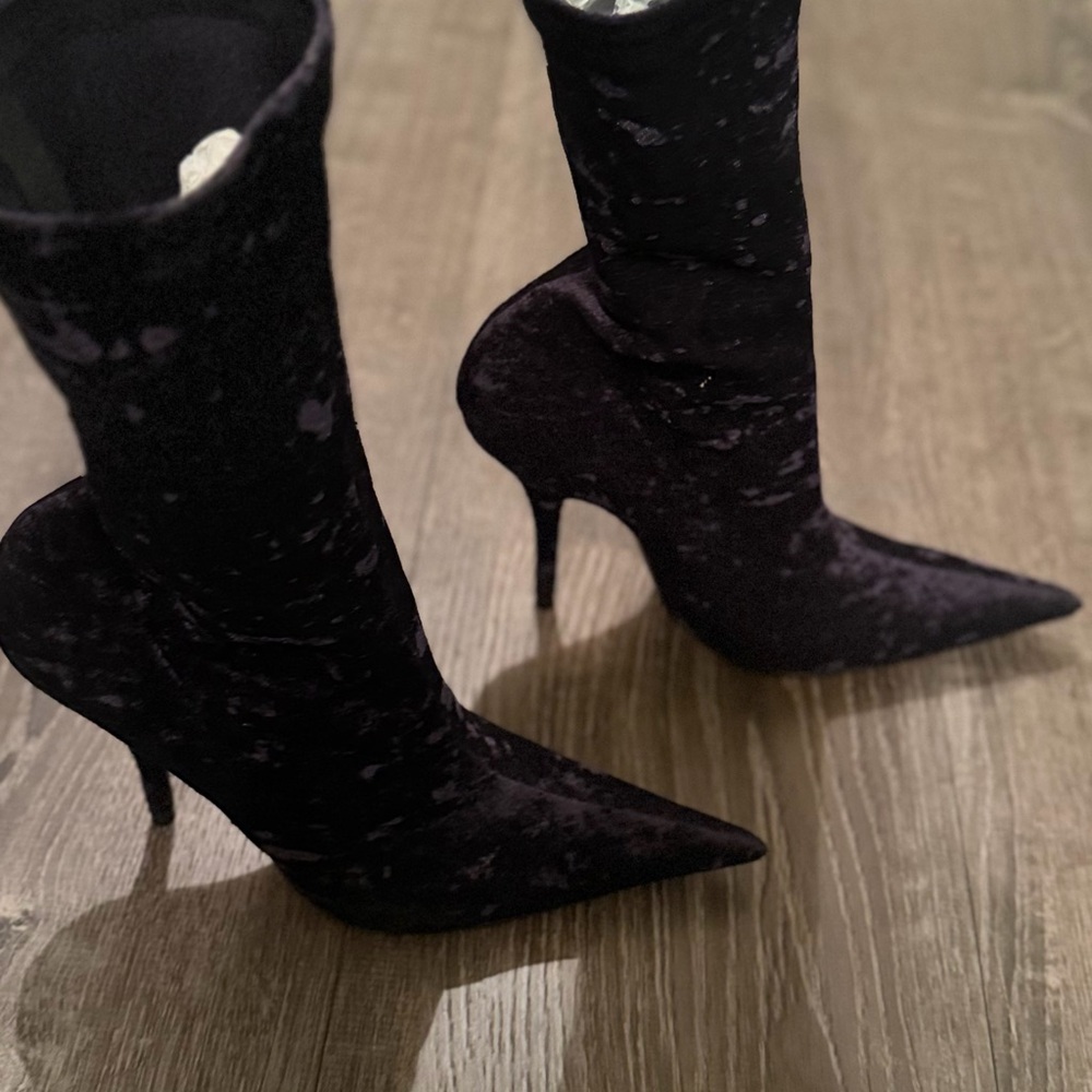Balenciaga Black Velvet Knife Boots - Picture 3 of 3